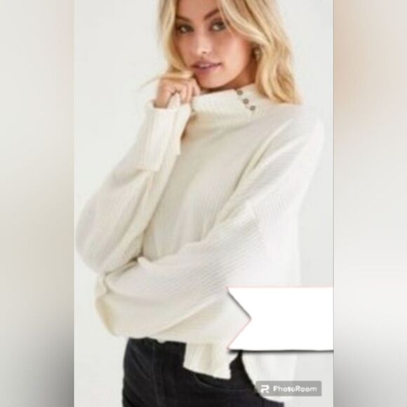 Project Social T Size Small White Oversized Button Mockneck Cropped Sweater NWT - Picture 11 of 11
